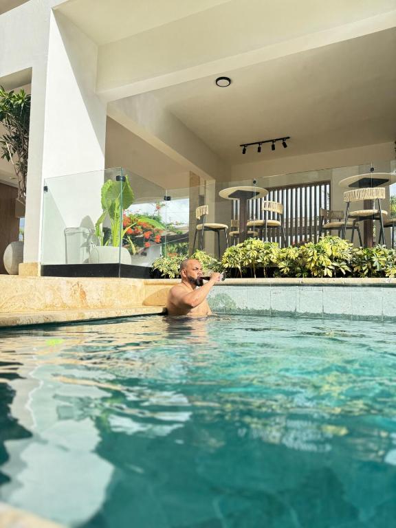 New & Chic 3-Bedroom Penthouse, Punta Cana, Pool-BBQ-Beach Access-Private Rooftop-Padel y Sports amenities, Punta Cana