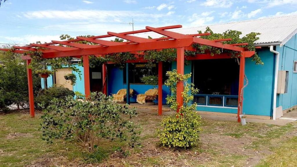 Honeysuckle Cottage - Classic Beach Shack, Coffin Bay