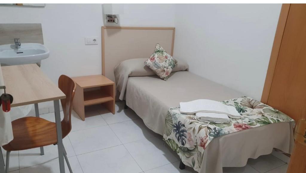 Hostal Alhambra Tarragona - 4