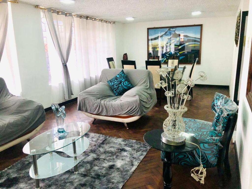 Apartamento Grande para tu comodidad-Large apartment for your comfort, Quito