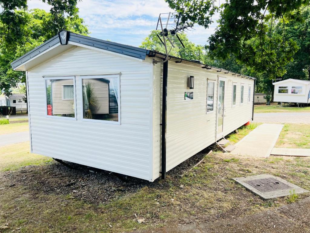 3 Bedroom Caravan OK1, Thorness Bay, Dog Friendly, Porchfield