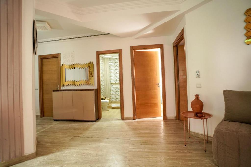 Stylish apartment with pool access heart of Marrakech gueliz, Marakéš