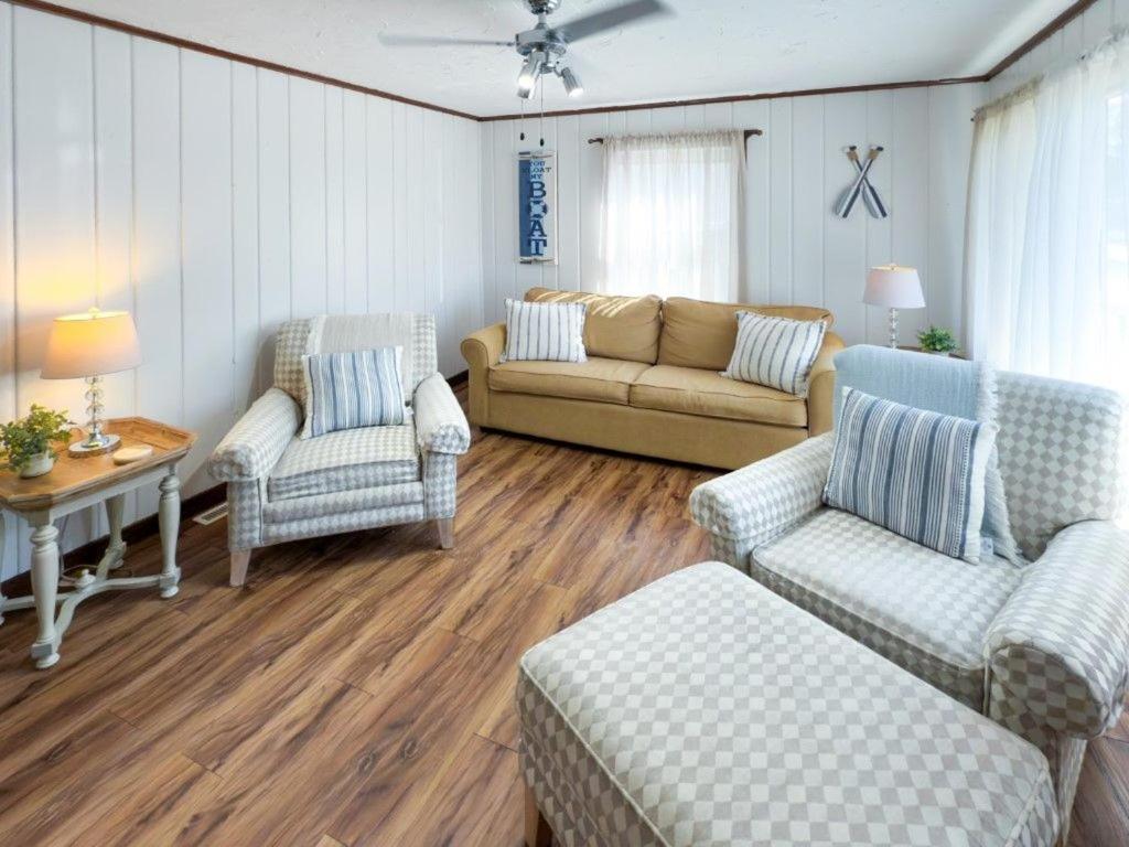 Lake Huron Getaway by arc Vacation Rentals, Lexington