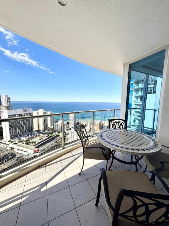 Level 32 Ocean View 3BR Escape, Gold Coast