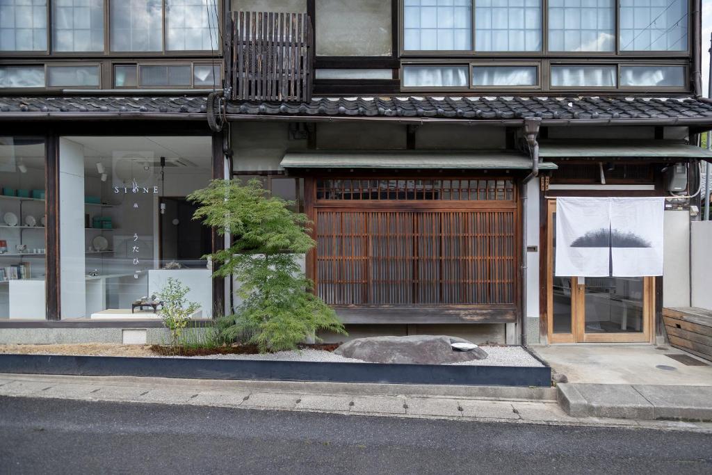UTAHI  A 100-years-old Kyoto machiya