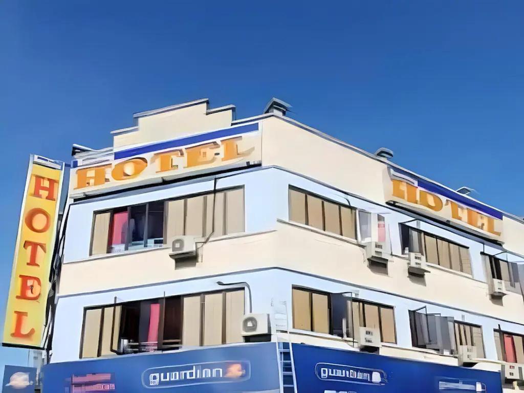 Ark Banting Hotel, Banting