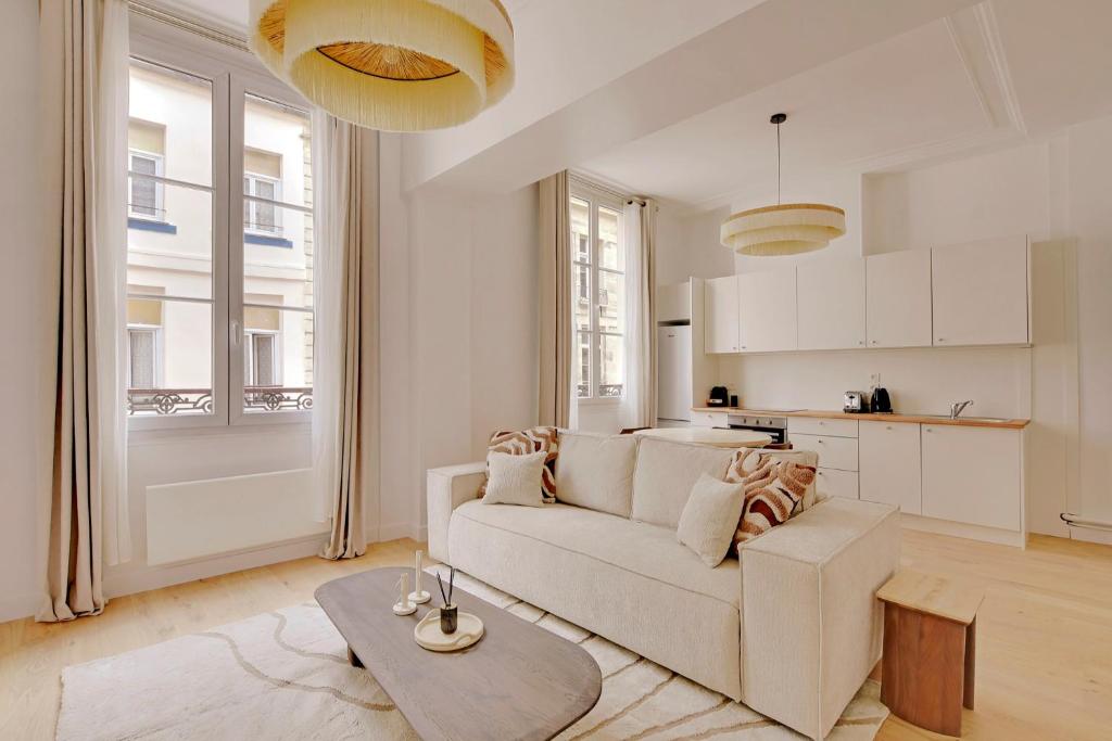 Pick A Flat's Apartements in Louvre-Rivoli - Rue du Roule, Paris
