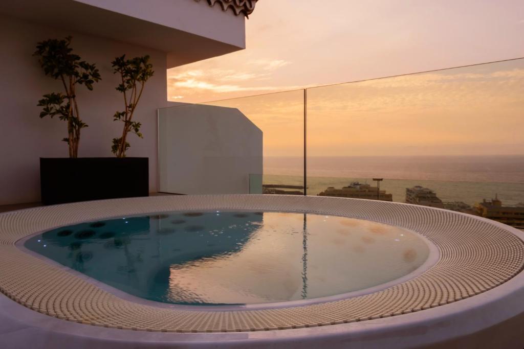 FERGUS Puerto de la Cruz — Swimming pool in Puerto de la Cruz, Canary Islands