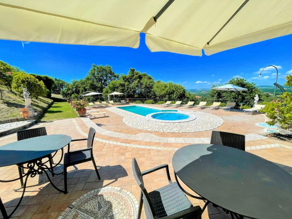 Charming villa in Umbria - sleeps 16 - lake view - Pool, jacuzzi and events room - 5