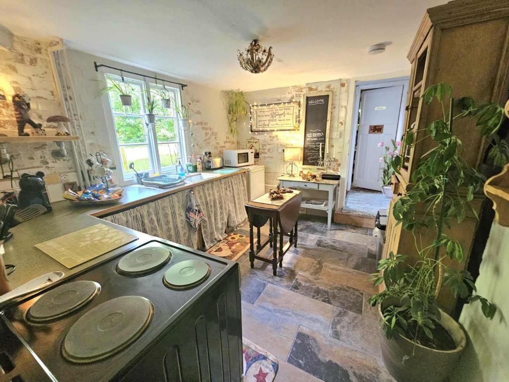 The Annexe at Lurley Manor, Devon photo 4