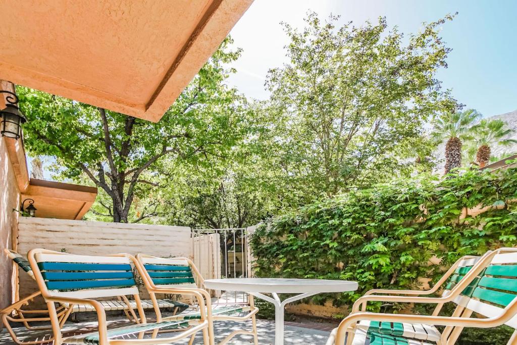 パーム スプリングス テニス クラブ ホテル (Palm Springs Tennis Club Hotel)