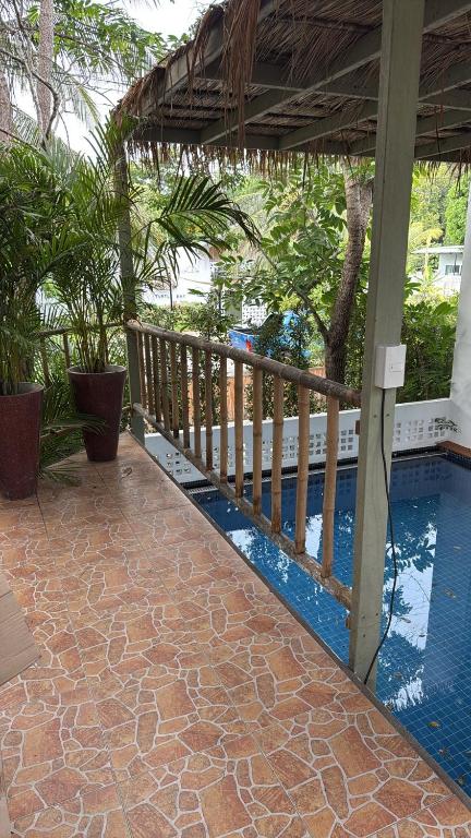 Sanae, Sathani Khao Tao