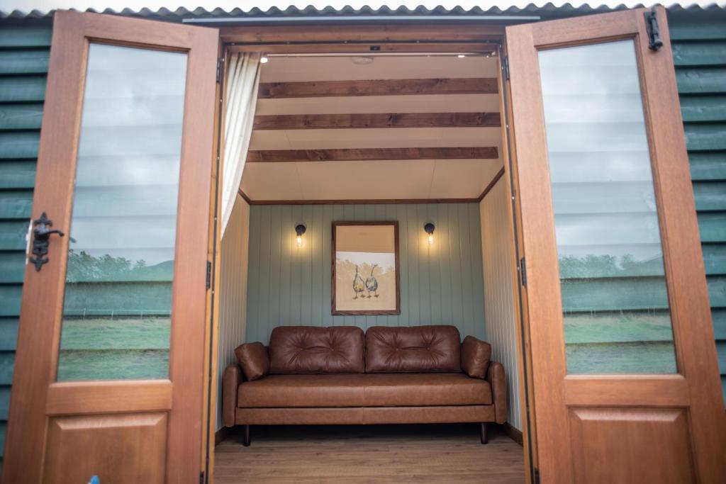 Pentland Shepherd Huts, Penicuik photo 3