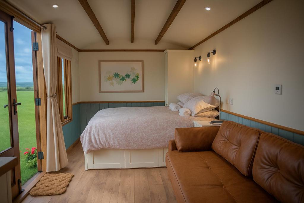 Pentland Shepherd Huts, Penicuik photo 2