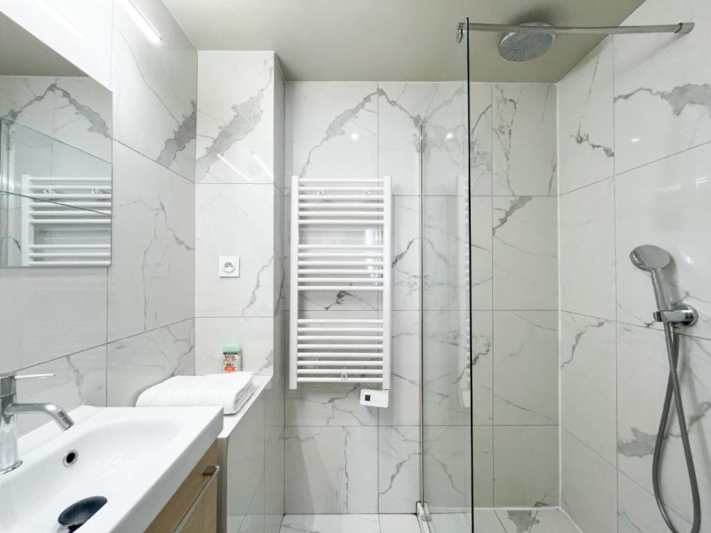 UrbanFlat 03 - 4 Bedroom Apartment in Center of Paris - 4