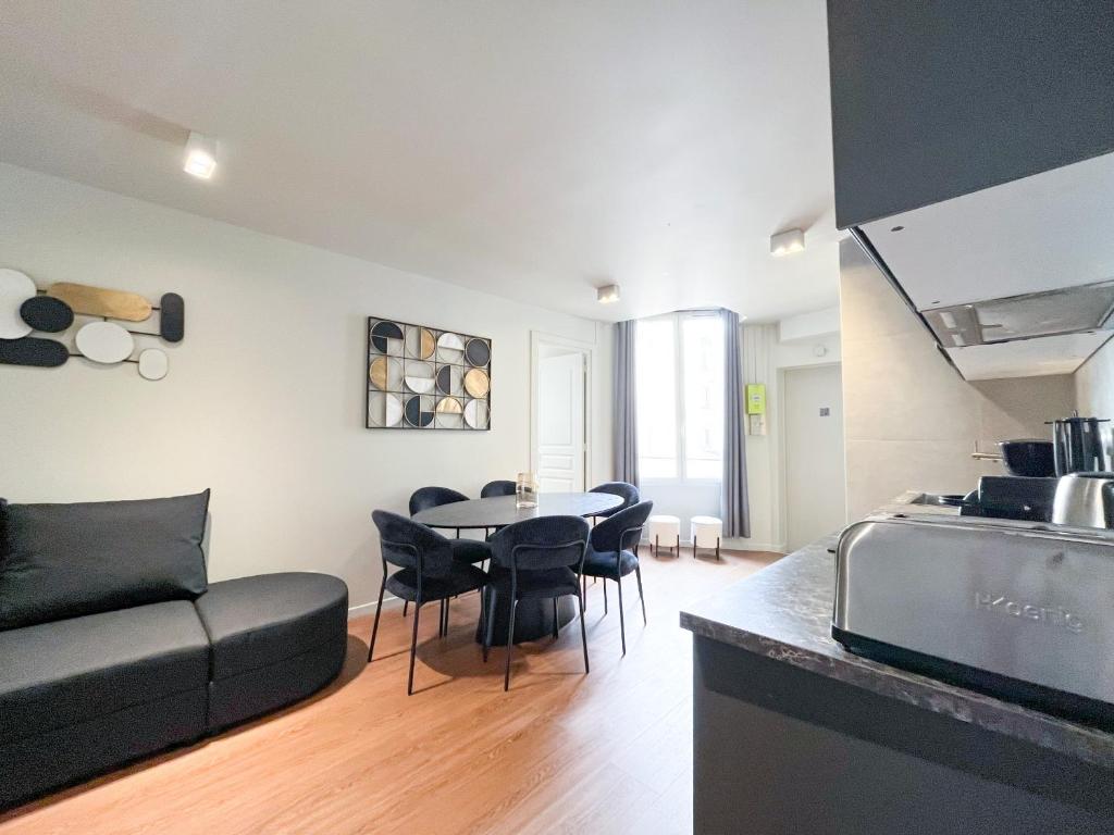 UrbanFlat 03 - 4 Bedroom Apartment in Center of Paris - 2