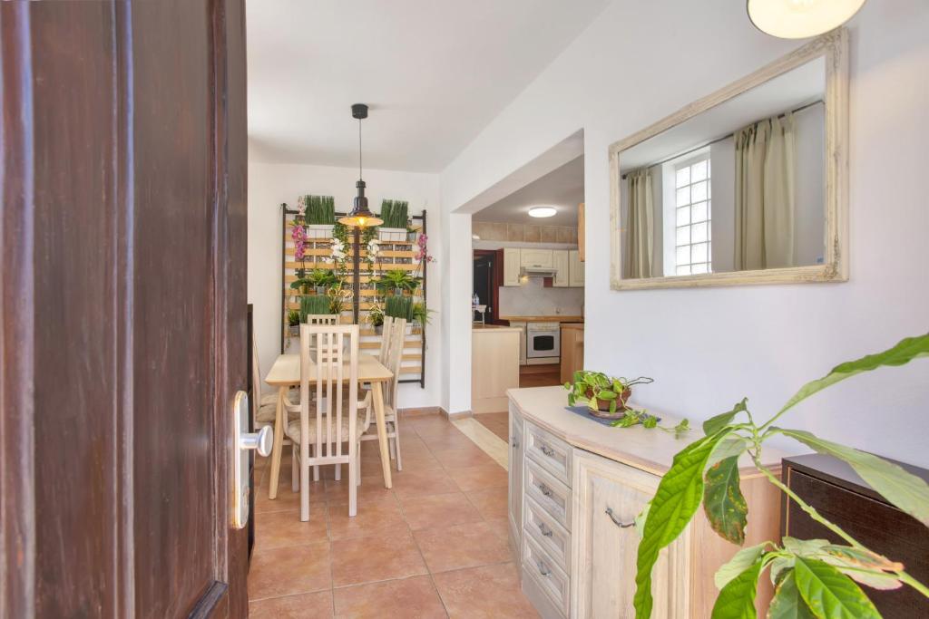 Casa Queen Ovetus Planta baja, piscina y WIFI - 2