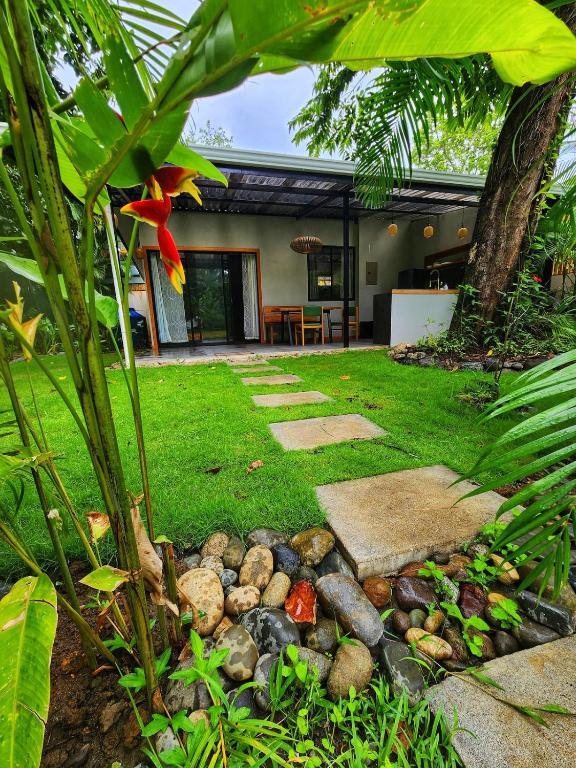 Kai Apartments - Steps to Shoreline Serenity, Cahuita