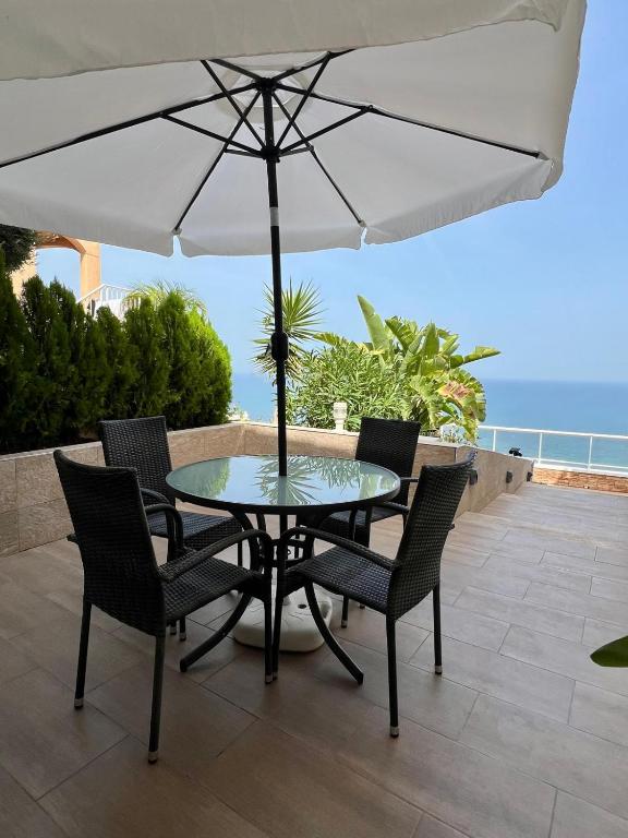 Roger's house frente al mar en Alicante - 3