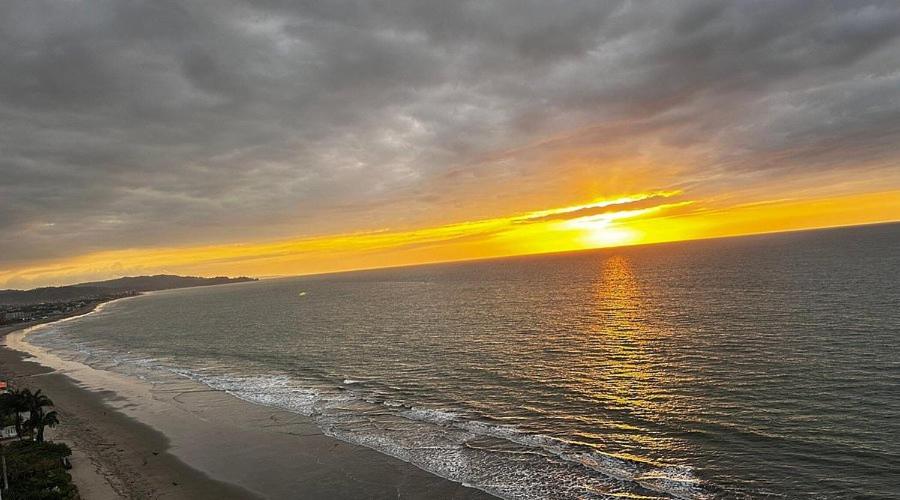 Departamento Frente Al Mar - Diamond Beach Tonsupa - 2