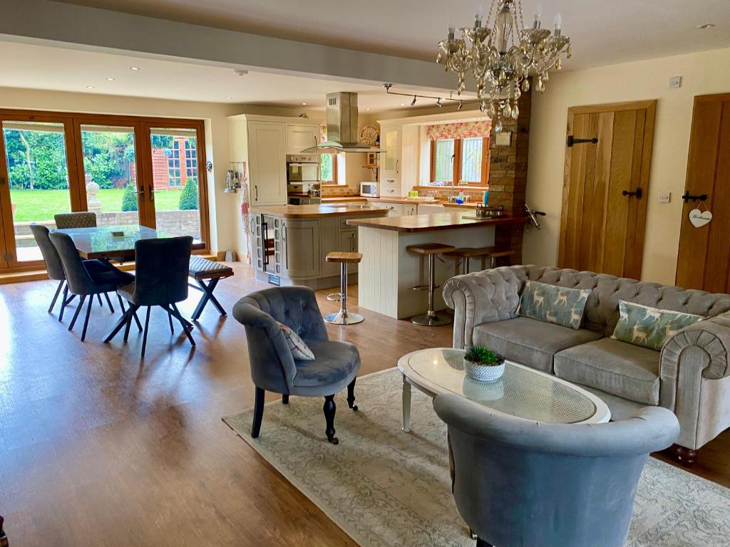 Paddock lodge,Beautiful unique 4 bed barn conversion near York, Melbourne