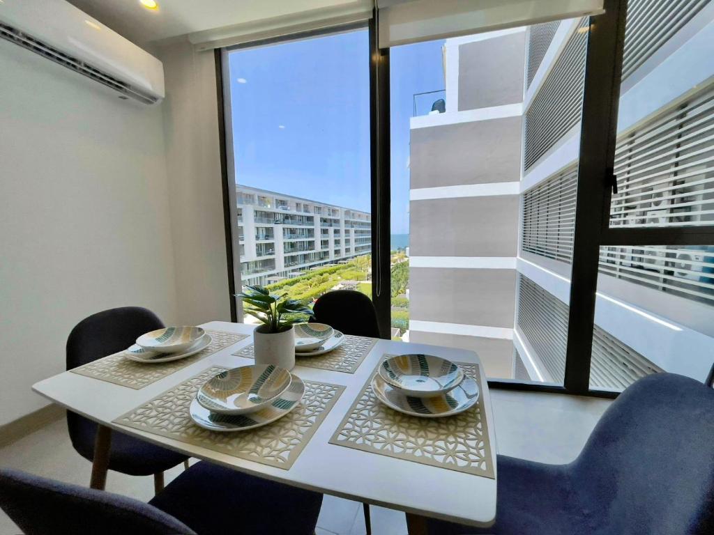 apartment with exit to the sea and mangrove, Cartagena