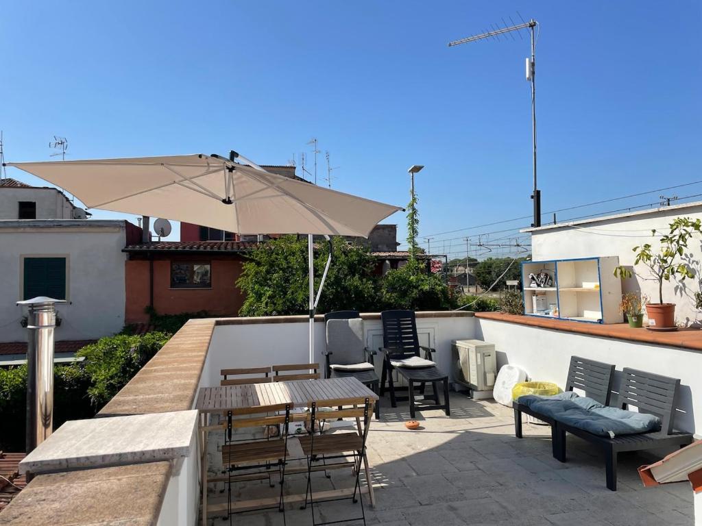 Cozy house with terrace, Roma