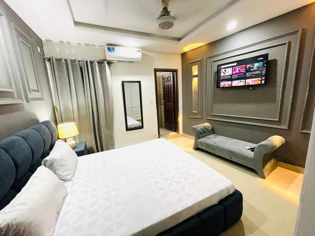 Luxury & Family 1bhk, Wi-fi, Smart TV, AC, Islámábád