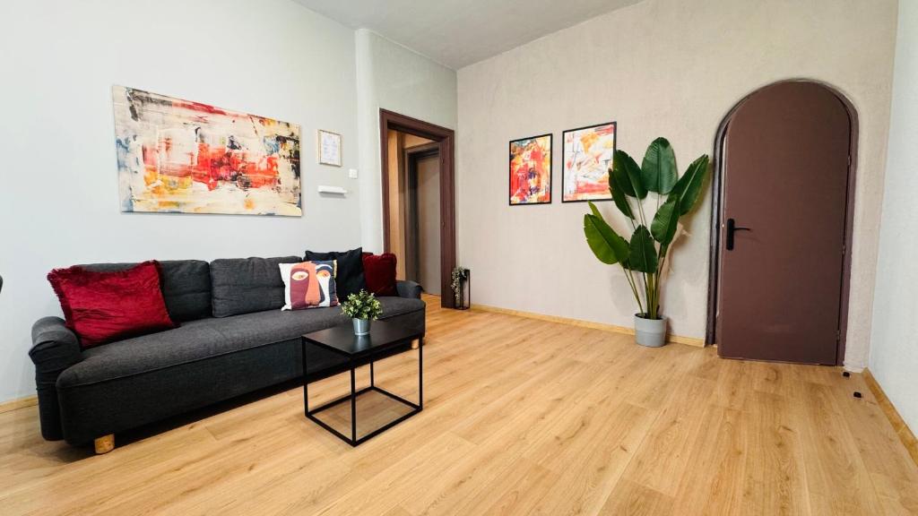 Urban Escape - Modern and Cozy Apartment close to Unirii Square, Bukurešť