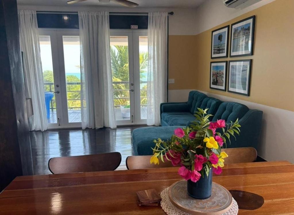 360 Suites, Seaside Luxury, 4 Bedrooms, 3 Bath, Caye Caulker