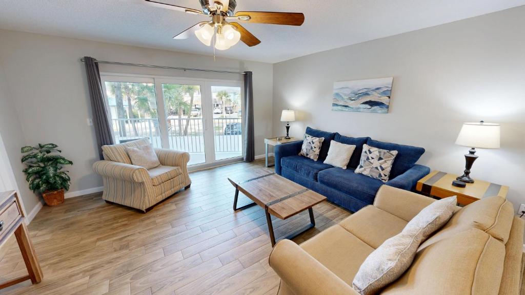 SeaCrest 204- by Holiday Isle Properties, Fort Walton Beach