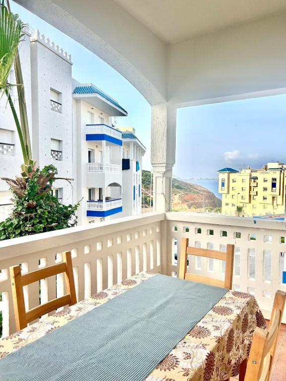 Beautiful apartment with pool and sea horizon view, Fnidek