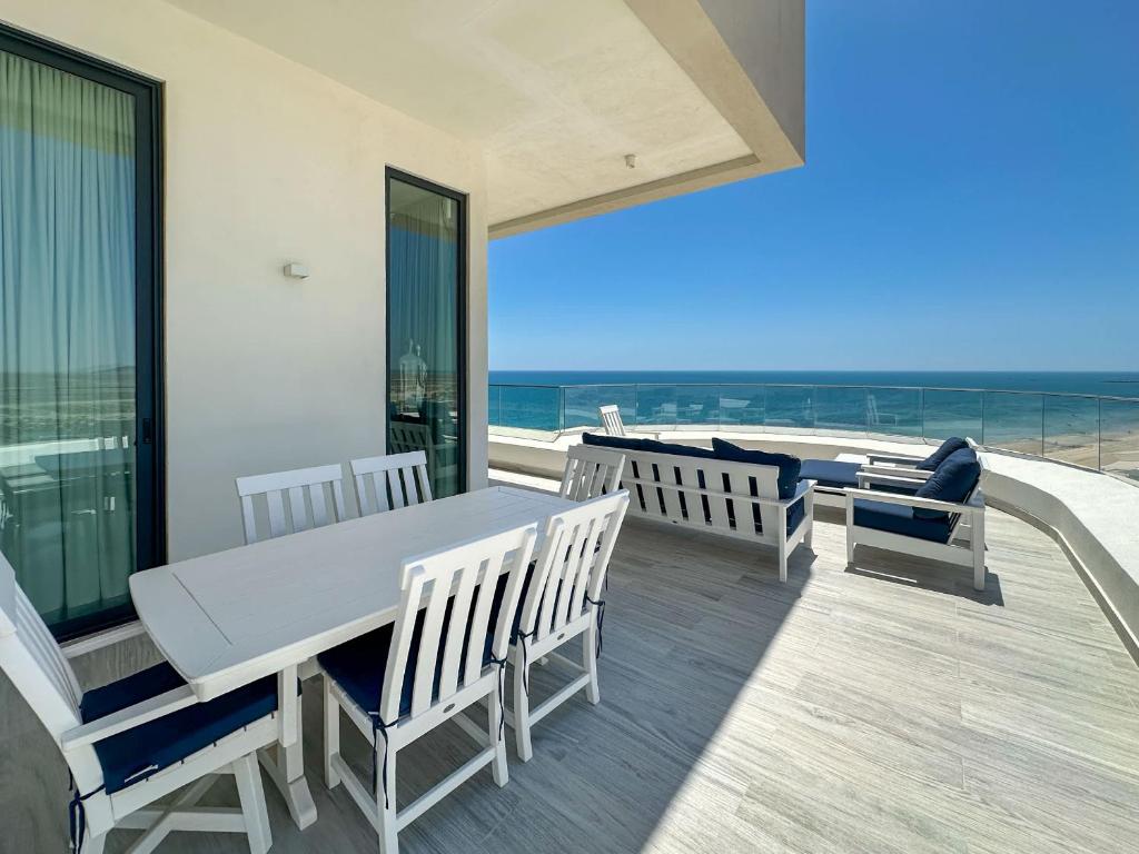 Waves & Views Luxury 3BR Oceanfront Condo - 2