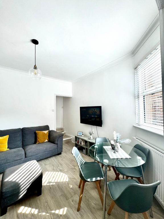 Charming 2BR Victorian Flat in Bexhill-on-Sea, Bexhill