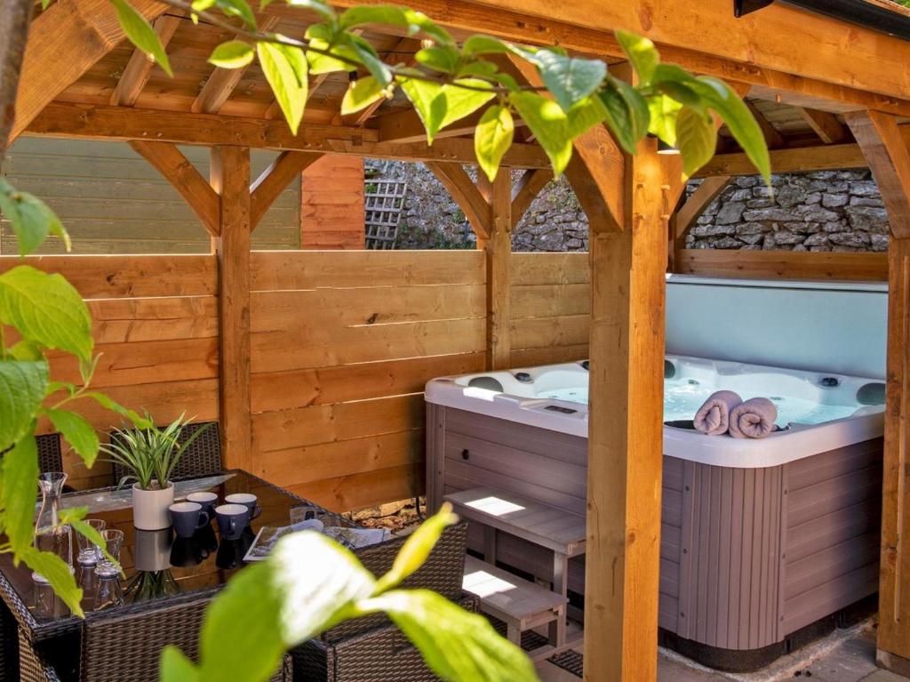 3 Bed in Bakewell 90384, Bakewell