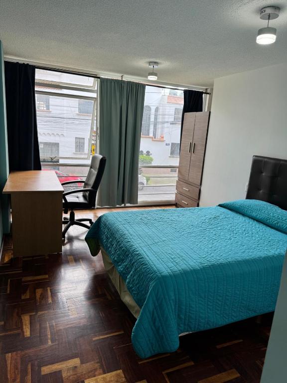 Room with private bathroom in Del Valle, Mexiko