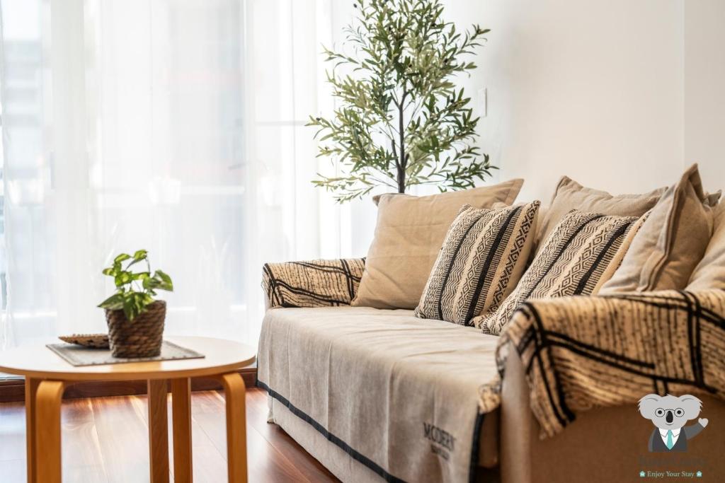 KozyGuru | Waterloo| Modern 2Level 2BR Apt Parking, Sydney