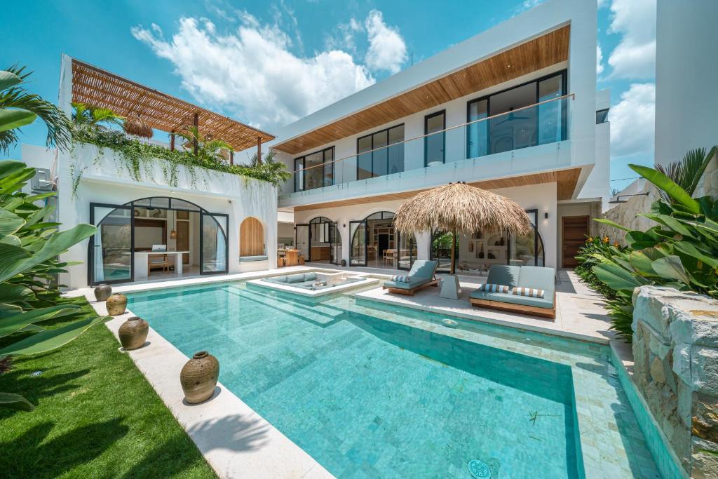 Bimini - Luxury 4BR Private Pool Villa in Canggu with Jacuzzi, Kerobokan