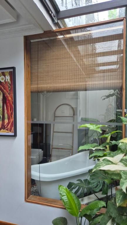 The Next Door, Kandy