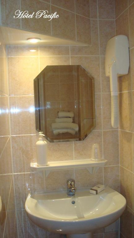 Hotel Pacific photo