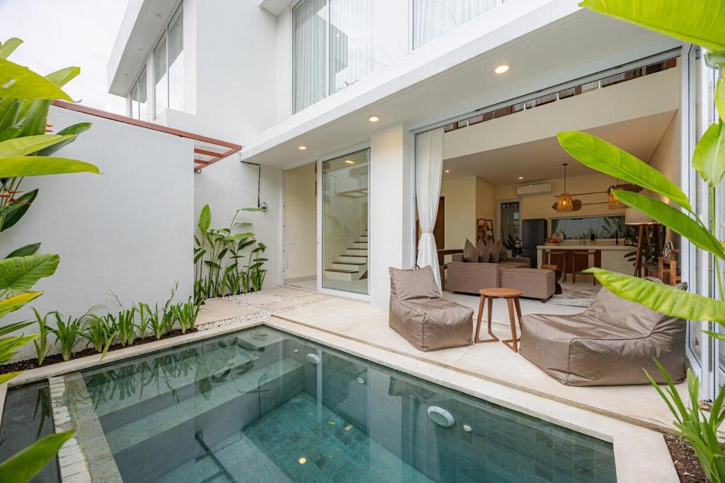 Loft Uno Pererenan, A Private Pool Haven 5-mins walk to the beach, Cemagi