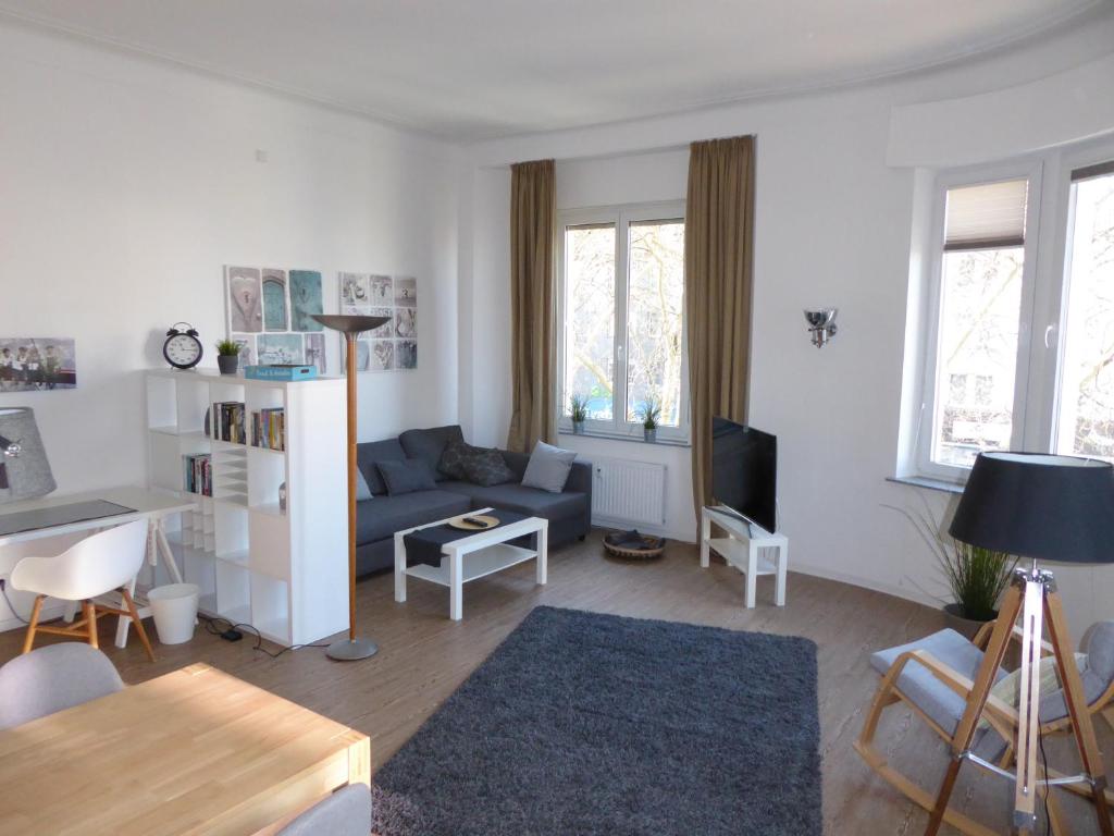 Bright, friendly flat in a well-maintained old building, Duisburg