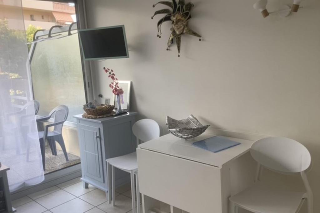 Beautiful studio for 4 close to the beach, Saint-Laurent-du-Var