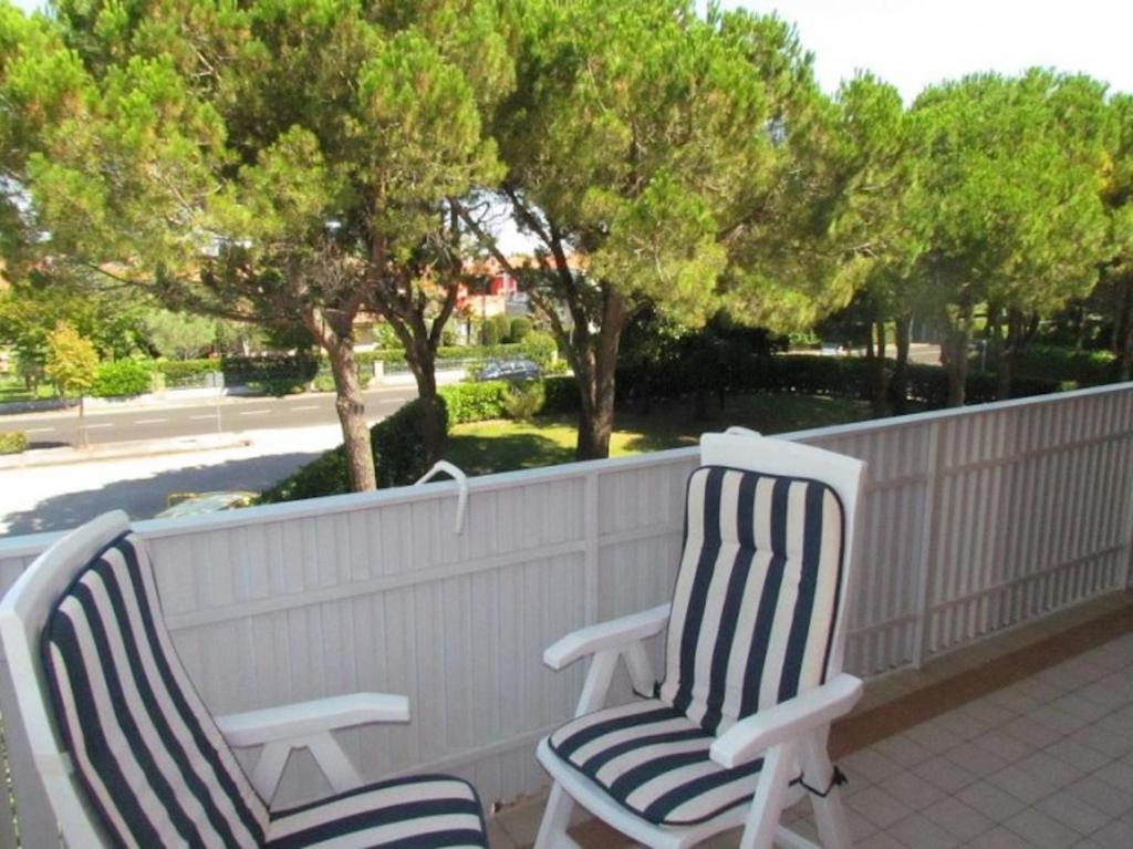 Poolside bliss - Beahost - 5
