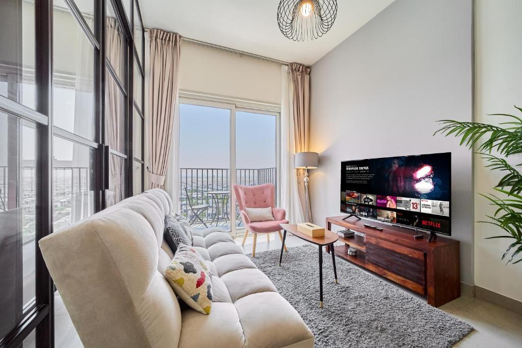 1BR in Collective With Pool, Gym and CoWorking Space, Dubai