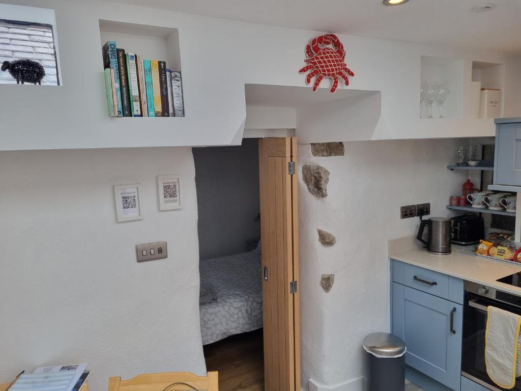 Ferrymans Cottage, Menai Bridge photo 7
