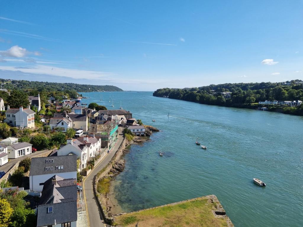 Ferrymans Cottage, Menai Bridge photo 5