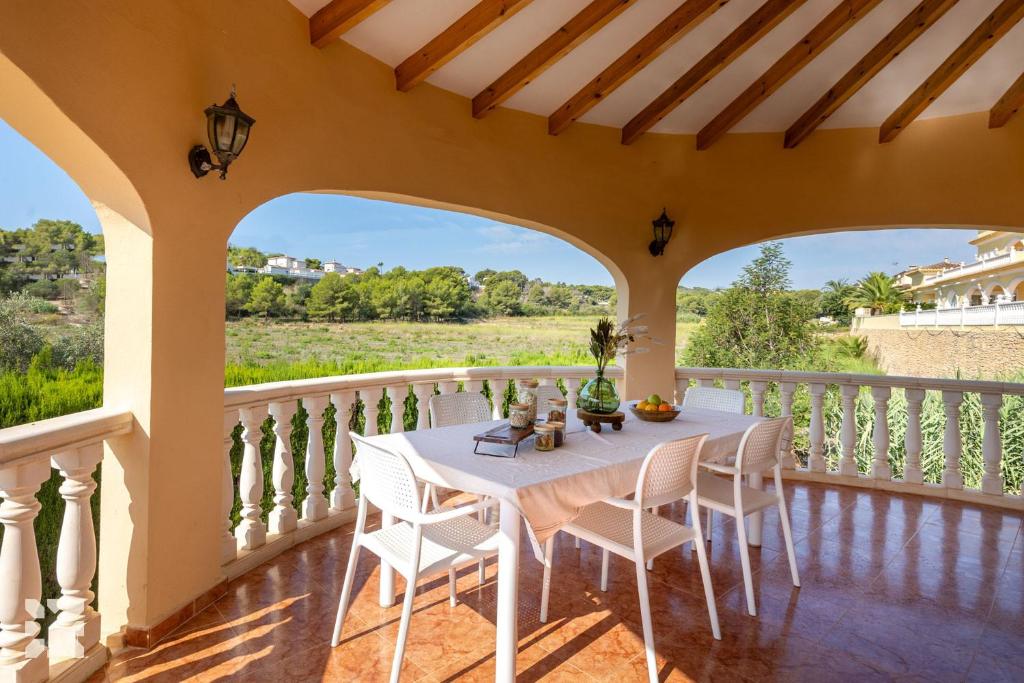 Villa Benlliure by Abahana Villas - 4