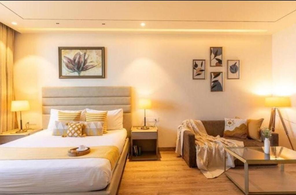 Golden Hour Studio Life in aipl joystreet, Gurgáon