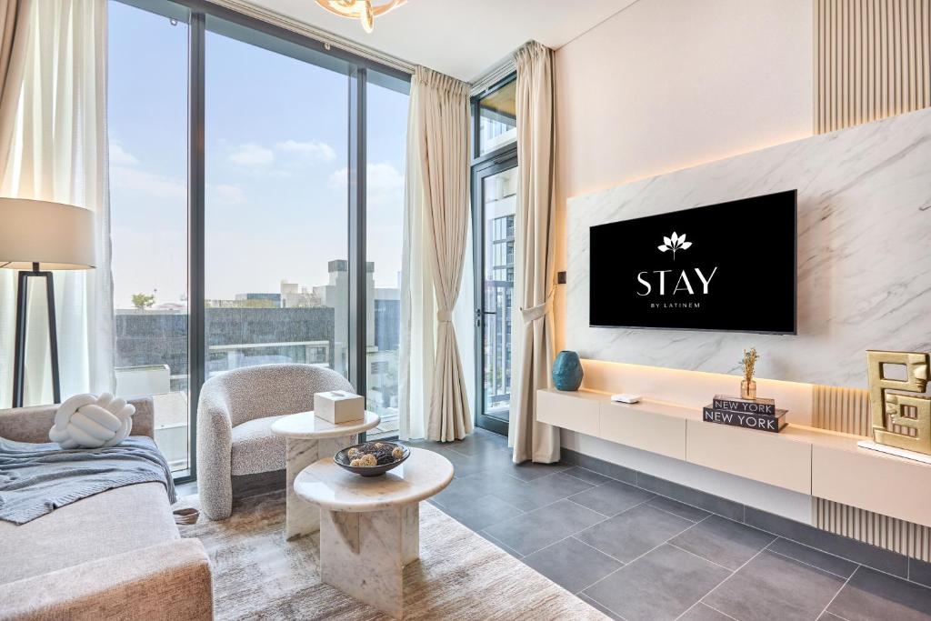 STAY BY LATINEM Luxury 1BR Holiday Home CB 0902 Near Burj Khalifa, Dubái